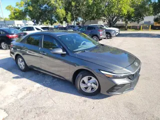 Hyundai ELANTRA 2026 SE Sedán 4p.