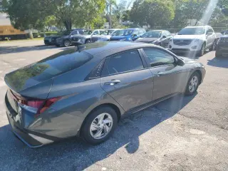 Hyundai ELANTRA 2026 SE Sedán 4p.