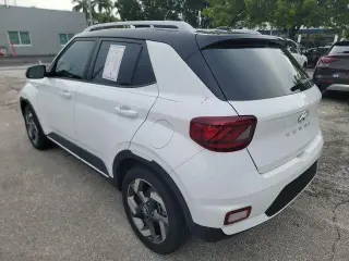 Hyundai VENUE 2023 Limited 4p Crossover