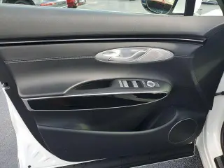 Genesis GV70 2025 AWD 2.5T Standard 4p SUV