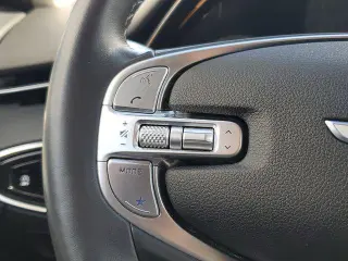 Genesis GV70 2025 AWD 2.5T Standard 4p SUV