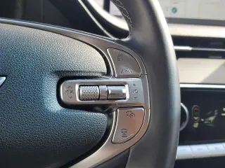 Genesis GV70 2025 AWD 2.5T Standard 4p SUV