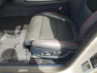 Genesis GV70 2023 AWD 2.5T Estándar 4p SUV