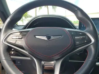 Genesis GV70 2023 AWD 2.5T Estándar 4p SUV