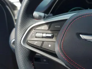 Genesis GV70 2023 AWD 2.5T Estándar 4p SUV