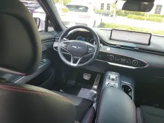 Genesis GV70 2023 AWD 2.5T Estándar 4p SUV