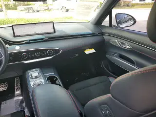 Genesis GV70 2023 AWD 2.5T Estándar 4p SUV