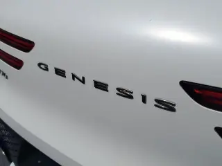 Genesis GV70 2023 AWD 2.5T Estándar 4p SUV