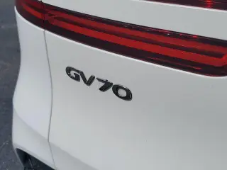 Genesis GV70 2023 AWD 2.5T Estándar 4p SUV
