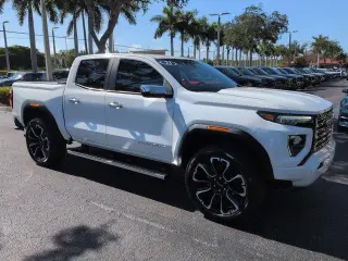 GMC Canyon 2023 4x4 Denali 4p. Cabina Crew 5 pies. SB