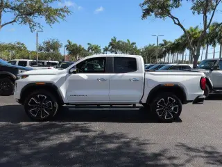 GMC Canyon 2023 4x4 Denali 4p. Cabina Crew 5 pies. SB