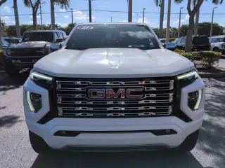 GMC Canyon 2023 4x4 Denali 4p. Cabina Crew 5 pies. SB