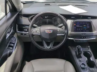Cadillac XT4 2023 Premium Luxury 4 puertas Crossover