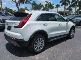 Cadillac XT4 2023 Premium Luxury 4 puertas Crossover