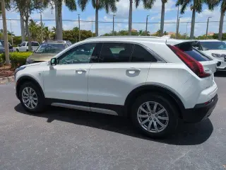 Cadillac XT4 2023 Premium Luxury 4 puertas Crossover