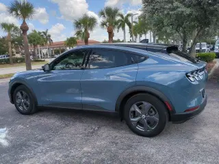 Ford Mustang Mach-E 2023 Select 4 puertas SUV