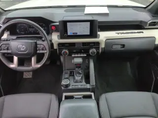 Toyota Tacoma 2024 4x4 TRD Off-Road 4 puertas Double Cab 5.0 pies SB 8A