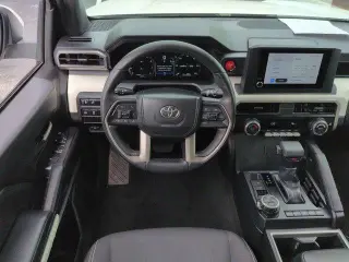 Toyota Tacoma 2024 4x4 TRD Off-Road 4 puertas Double Cab 5.0 pies SB 8A