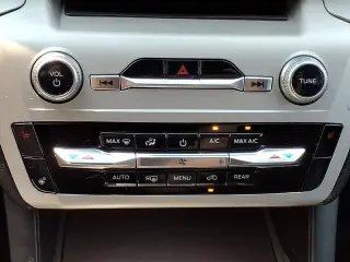 Ford Explorer 2023 AWD XLT 4 puertas SUV