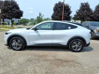 Ford Mustang Mach-E 2023 AWD Select 4p SUV