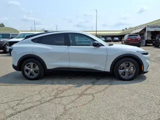 Ford Mustang Mach-E 2023 AWD Select 4p SUV