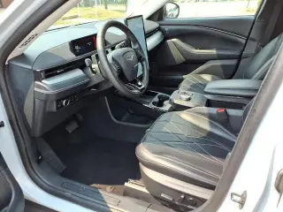 Ford Mustang Mach-E 2023 AWD Select 4p SUV