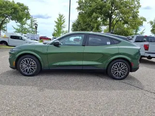 Ford Mustang Mach-E 2025 Premium 4p SUV