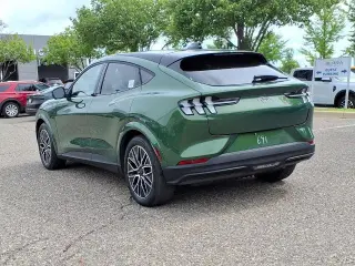 Ford Mustang Mach-E 2025 Premium 4p SUV