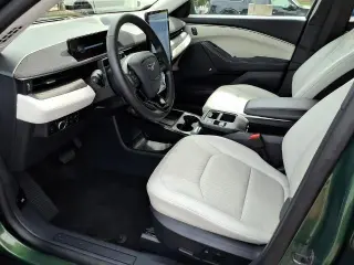 Ford Mustang Mach-E 2025 Premium 4p SUV