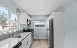 2 BEDROOM APT IN JAMES M WOOD