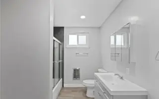 2 BEDROOM APT IN JAMES M WOOD