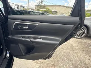 Nissan Altima 2017 2.5 SV Sedán 4p