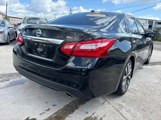 Nissan Altima 2017 2.5 SV Sedán 4p