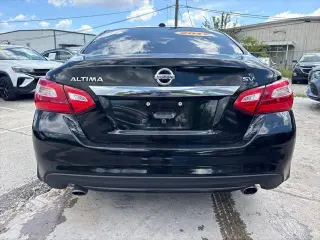 Nissan Altima 2017 2.5 SV Sedán 4p
