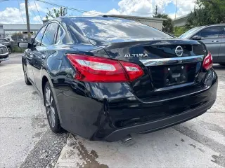 Nissan Altima 2017 2.5 SV Sedán 4p
