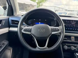 Volkswagen Taos 2024 SE 4p SUV