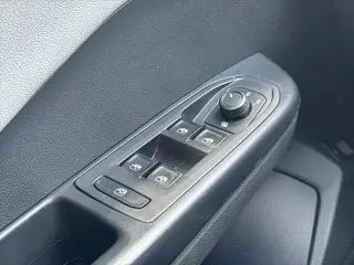 Volkswagen Taos 2024 SE 4p SUV