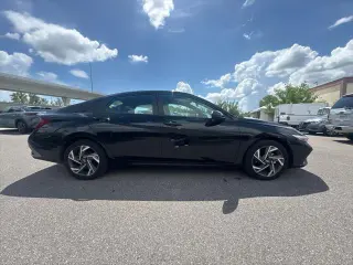 Hyundai ELANTRA Hybrid 2025 SEL Sport 4p Sedan
