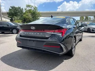 Hyundai ELANTRA Hybrid 2025 SEL Sport 4p Sedan