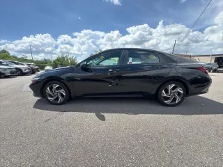 Hyundai ELANTRA Hybrid 2025 SEL Sport 4p Sedan
