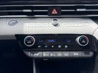 Hyundai ELANTRA Hybrid 2023 Limited 4p Sedan
