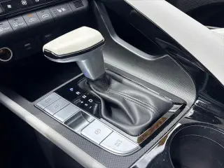 Hyundai ELANTRA Hybrid 2023 Limited 4p Sedan