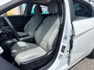 Hyundai ELANTRA Hybrid 2023 Limited 4p Sedan