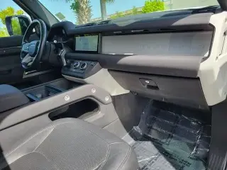 Land Rover Defender 2023 AWD 110 Edición 30 Aniversario 4p SUV