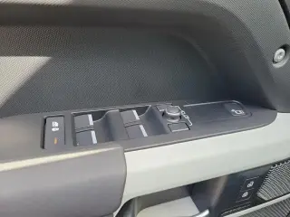 Land Rover Defender 2023 AWD 110 Edición 30 Aniversario 4p SUV
