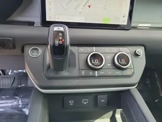Land Rover Defender 2023 AWD 110 Edición 30 Aniversario 4p SUV