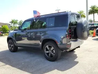Land Rover Defender 2023 AWD 110 Edición 30 Aniversario 4p SUV