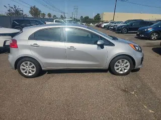 Kia Rio 5 Puertas 2016 LX 4p Wagon