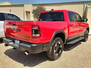 Ram 1500 2022 4x4 Rebel 4 puertas Cabina Crew 5.6 pies. Caja Pickup