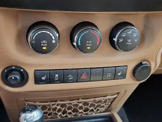 Jeep Wrangler Unlimited 2011 4x4 Sahara 4 puertas SUV